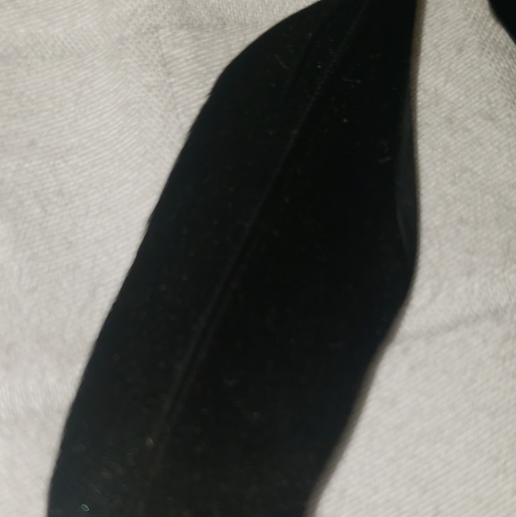 New C'est Chic Feathered Statement Necklace - Picture 7 of 7